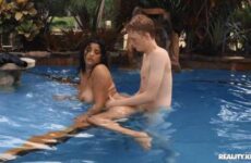 brunette in the pool has wet sex